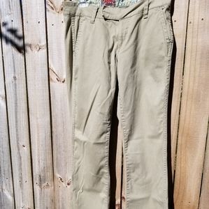 Khaki pants size 9 juniors, No Boundaries.